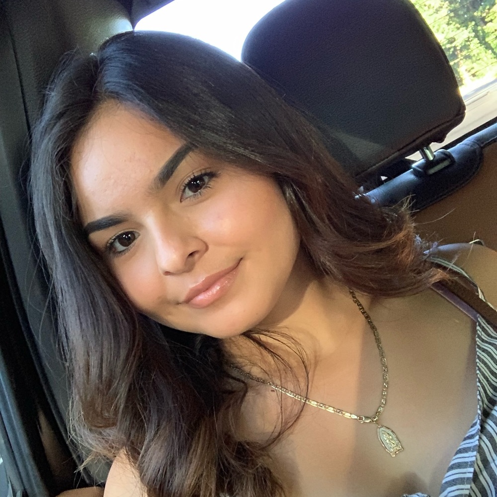 Meet your Posher, Anahi